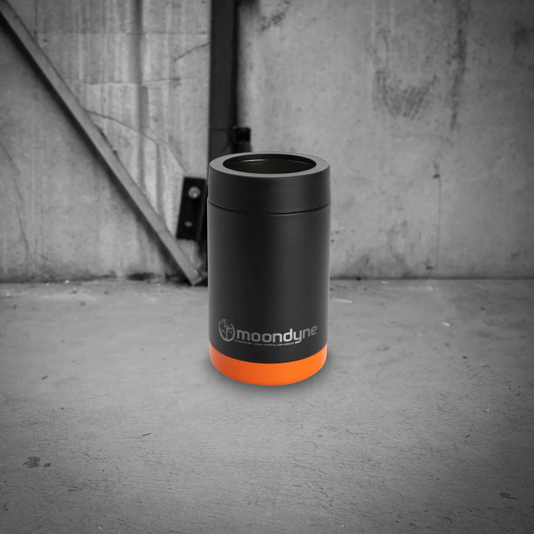 moondyne can cooler in black