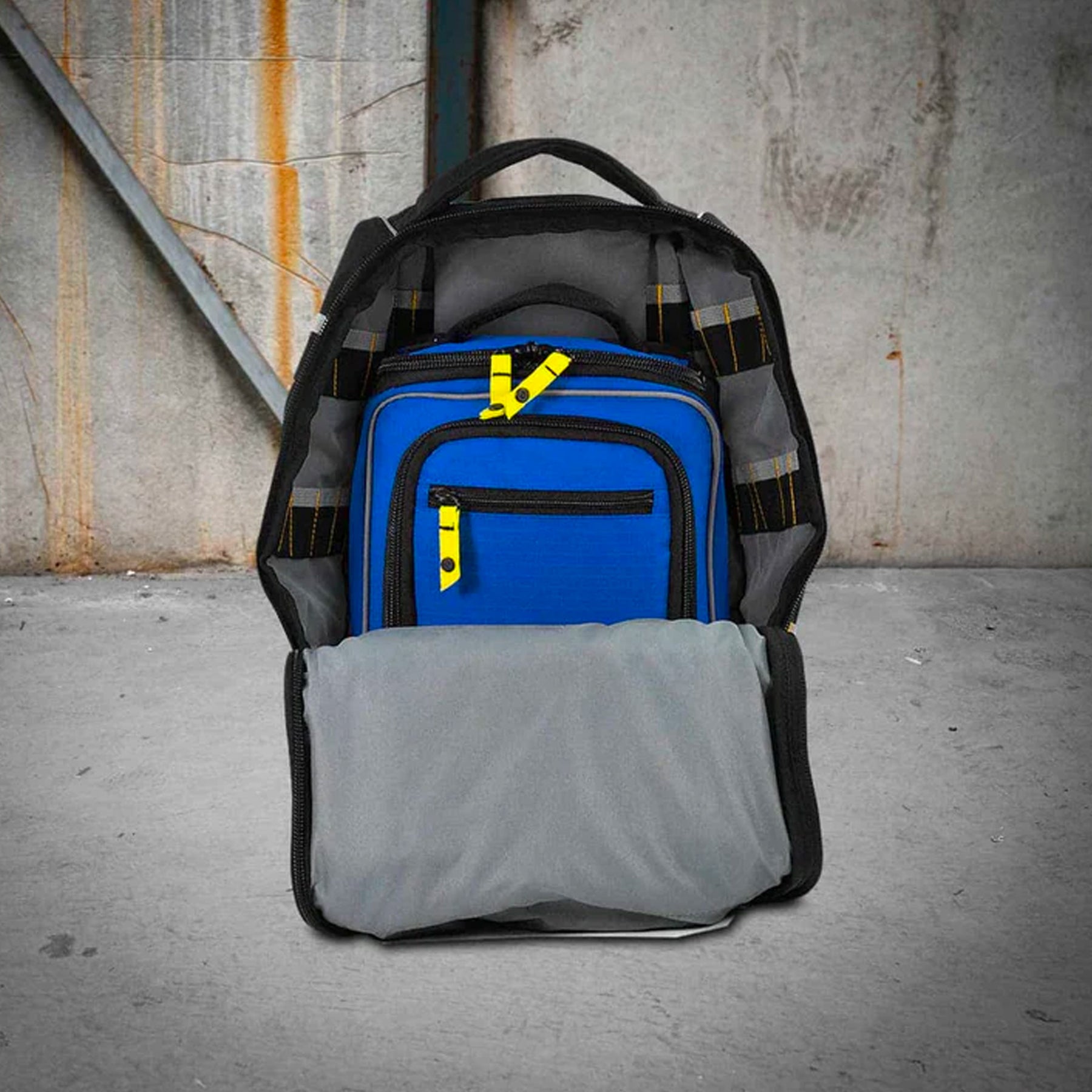 rugged xtremes podconnect backpack