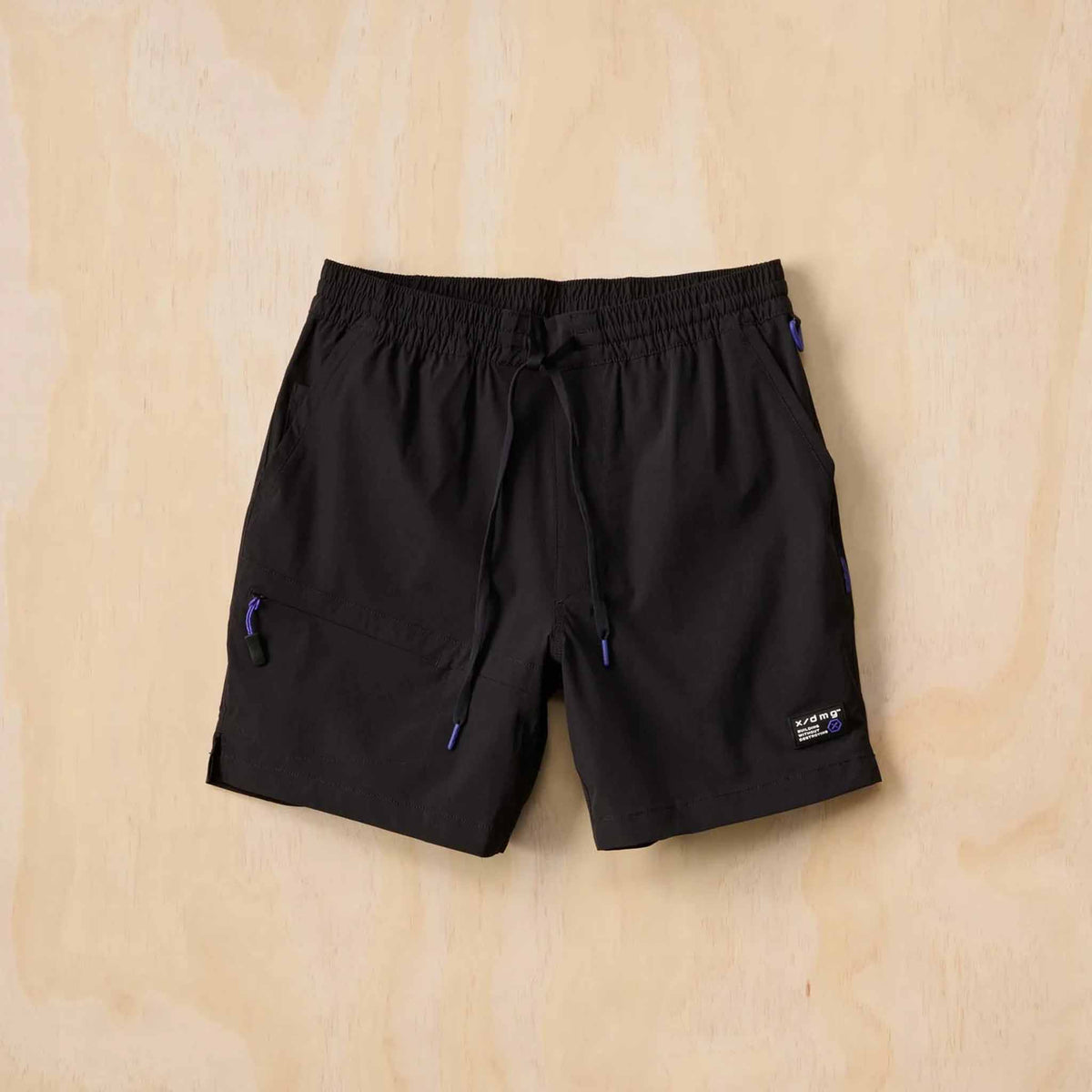 x/dmg stretch waist shorts in black